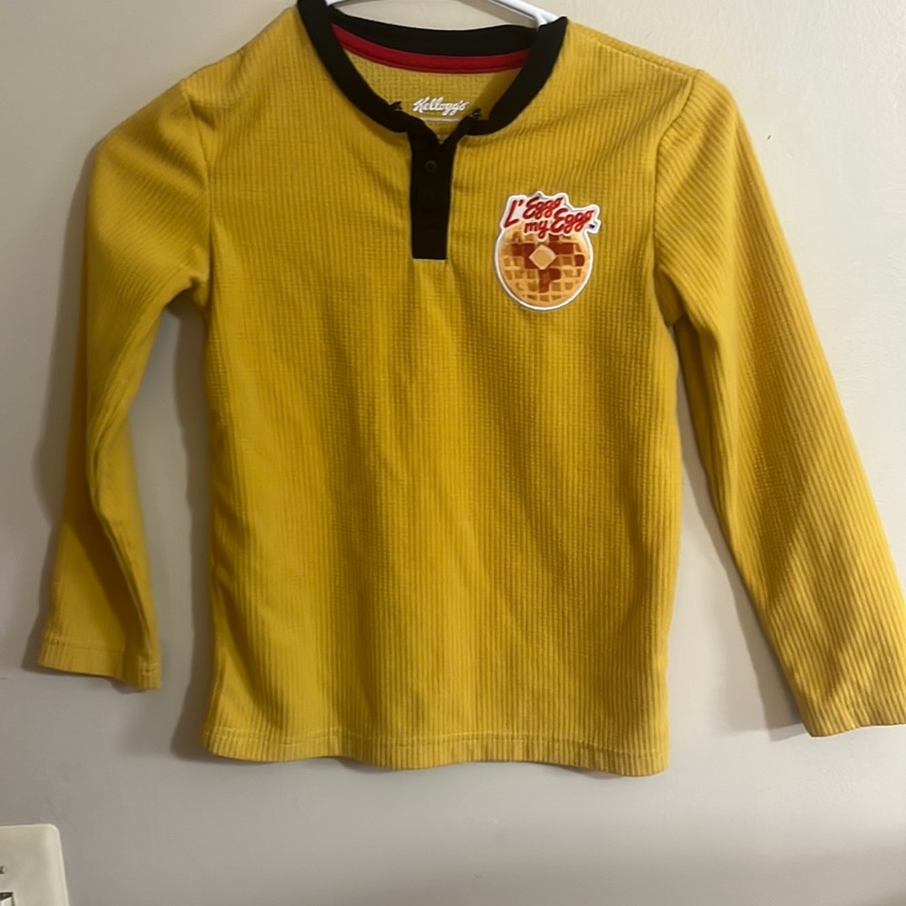 Kelloggs LEggo My Eggo Boys Pajama Top Size medium warm waffle knit sweater